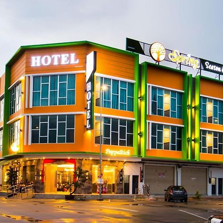 Spring Season Hotel Muar Esterno foto