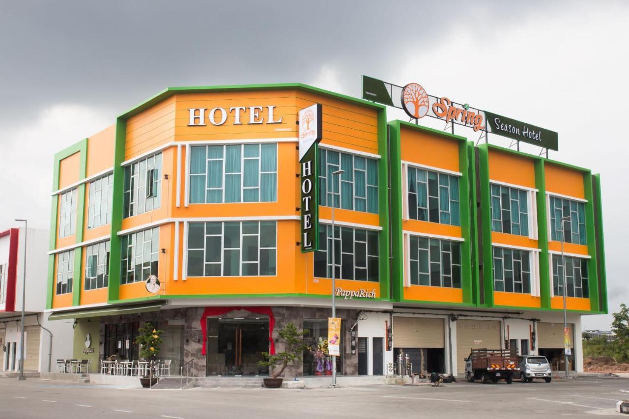 Spring Season Hotel Muar Esterno foto