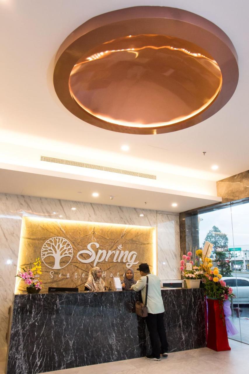 Spring Season Hotel Muar Esterno foto