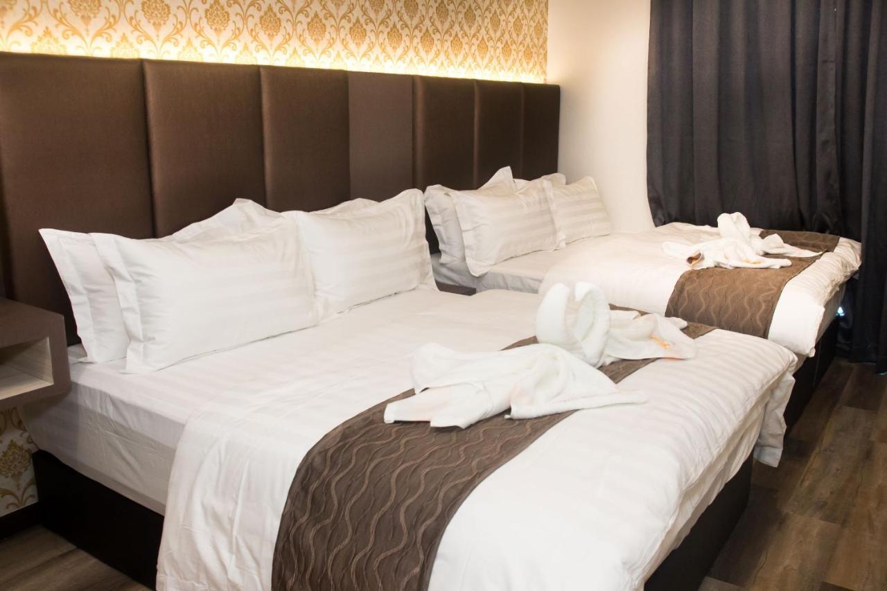 Spring Season Hotel Muar Esterno foto